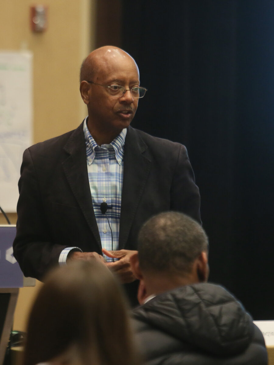 Robert Carpenter facilitating a leadership session